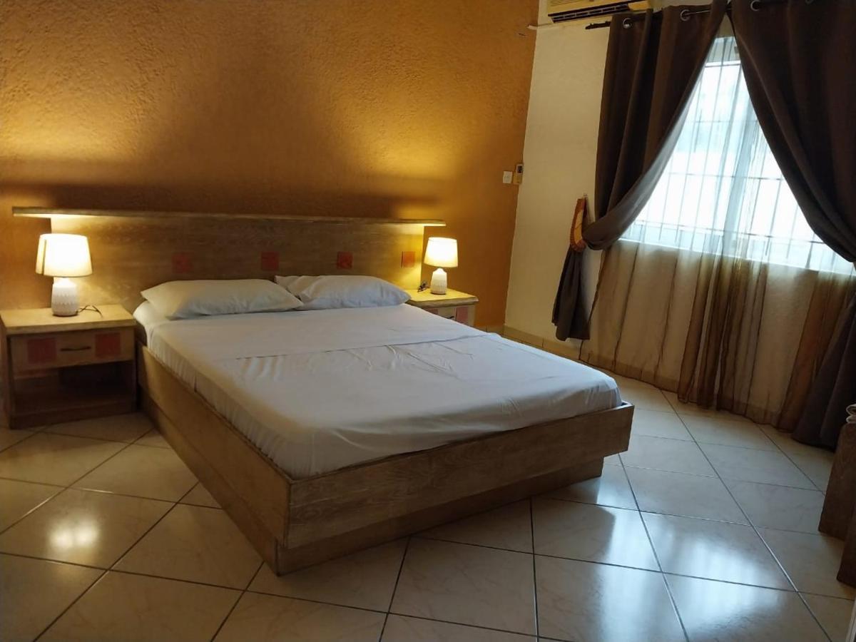 Flic En Flac, Les Orchidees, 3 Bedroom Ground Floor Apartment, ภายนอก รูปภาพ